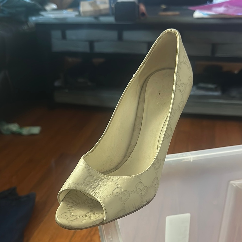Elegant Cream Peep-Toe Gucci Women's Shoe